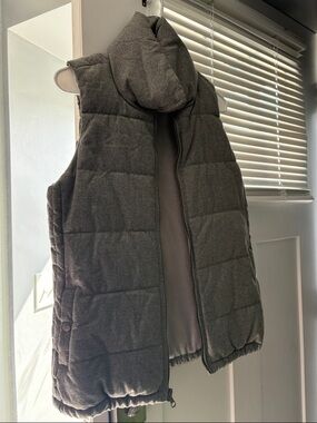 Old Navy Light Heather Gray Quilted Vest